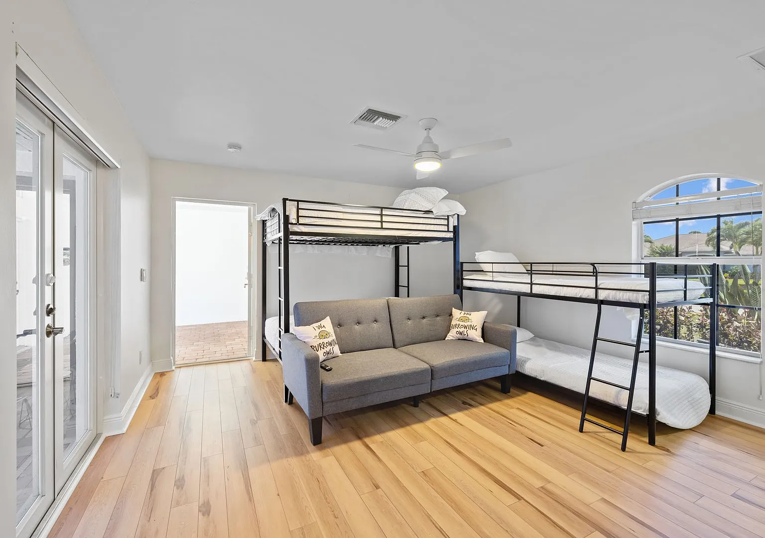 Pool Home for rent — Photo 3