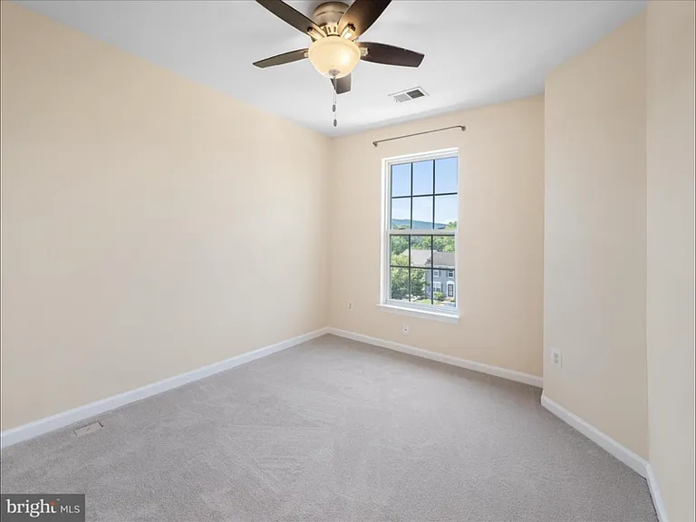 303 Pendleton Ln — Photo 18