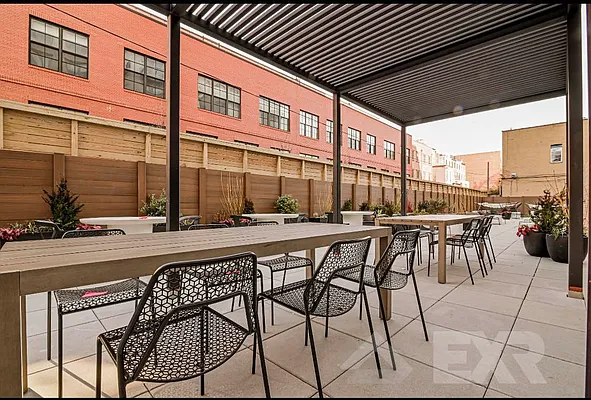 Rented by EXR | media 17