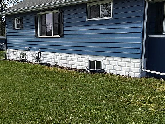 3rd image of 8836 Parrish Ave