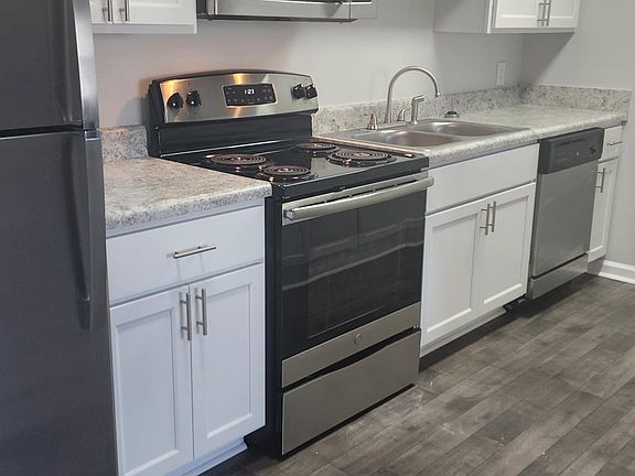 5th image of 609 E Pembroke Ave APT 3A