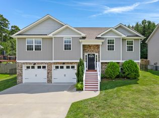 1758 Short Leaf Ln, Soddy Daisy, TN 37379