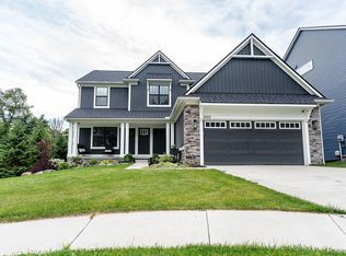 500 Heritage Ridge Dr, Milford, MI 48381