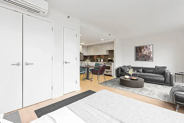 Rented by REAL New York | media 3