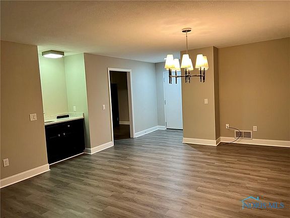 2nd image of 5831 Monroe St APT 205