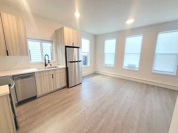 5th image of 7562 N Emerald Ave #7577