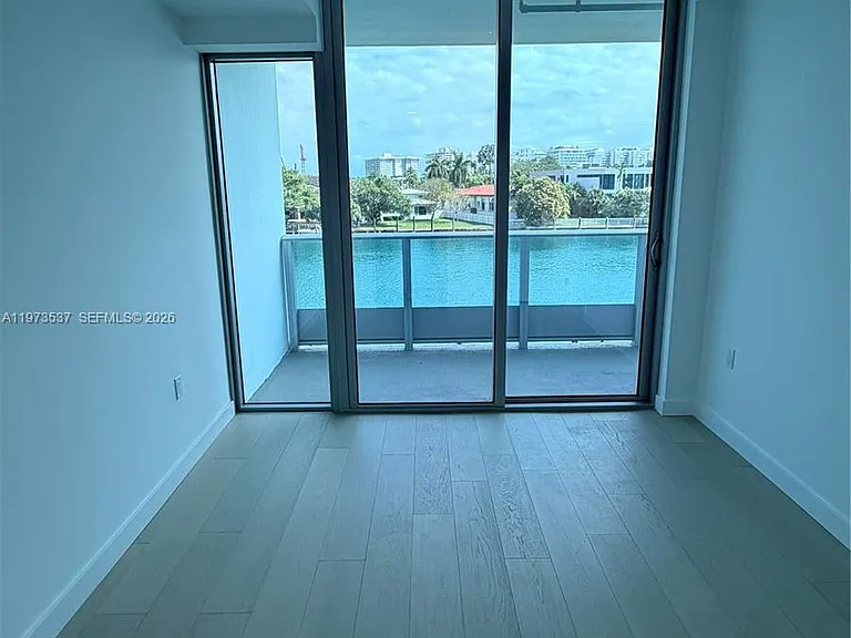 9201 E Bay Harbor Dr #309 — Photo 20