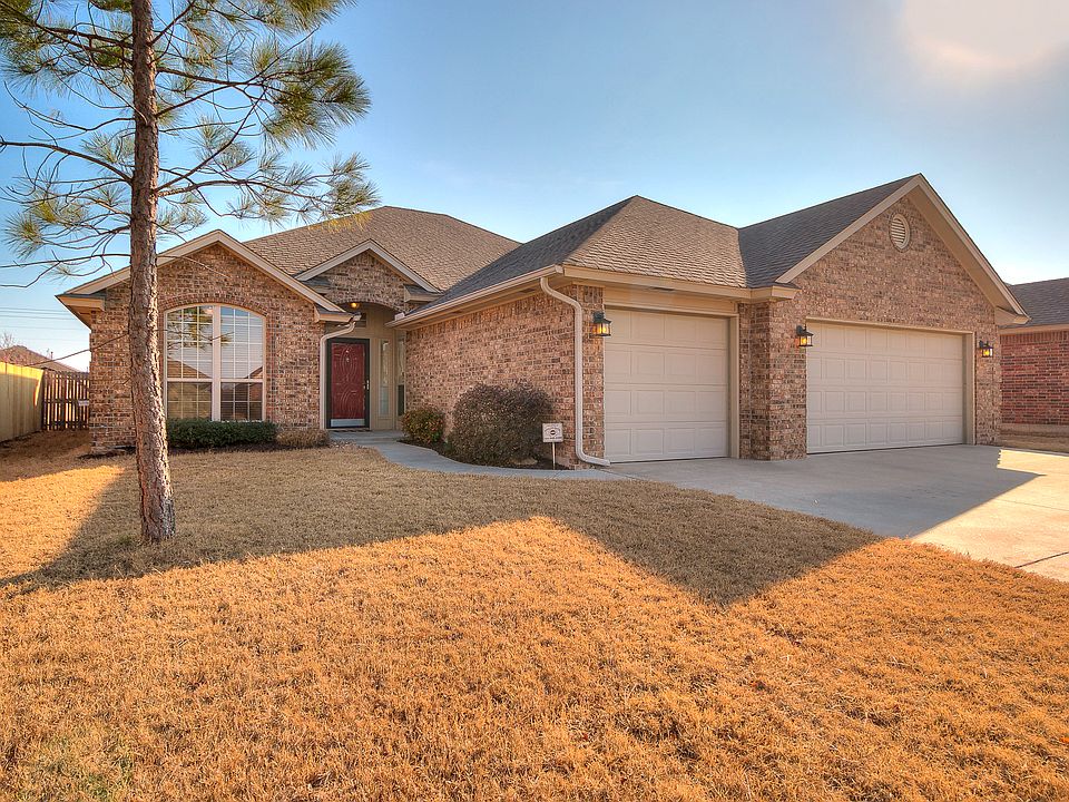 1st image of 812 Carol Ann Pl