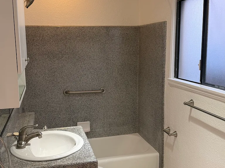 12113 Culver Blvd #1/2 — Photo 7