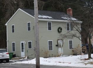 51 Charlton St, Oxford, MA 01540