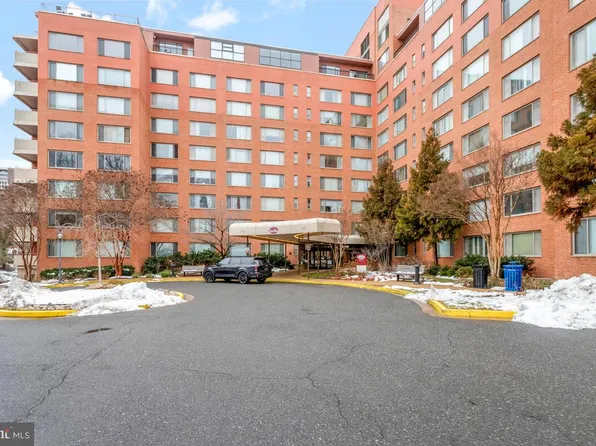 1111 Arlington Blvd APT 925, Arlington, VA 22209