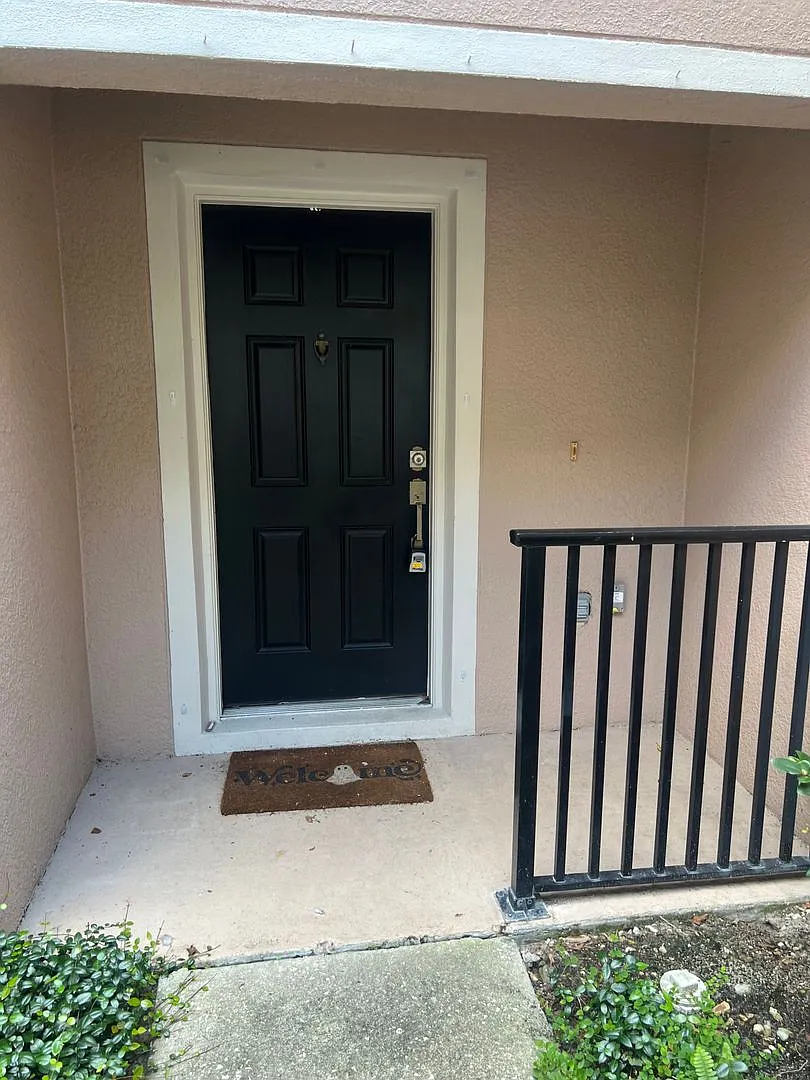 Charming 3-Bedroom Home in a Desirable Oviedo Location — Photo 1