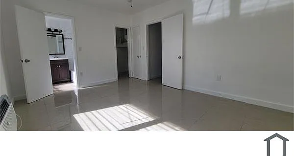 2601 SW 22nd Ave #4 — Photo 6
