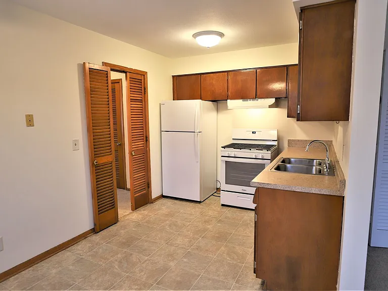 6526 Oliver Ave S — Photo 10