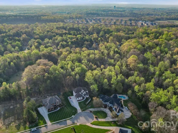 7918 Silver Maple Ln, Mint Hill, NC 28227