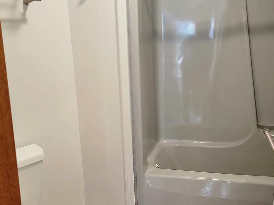 2nd image of 9 Grove St Floor 1