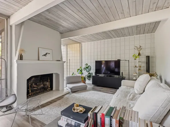 1076 Pomeroy Avenue, Santa Clara, CA 95051