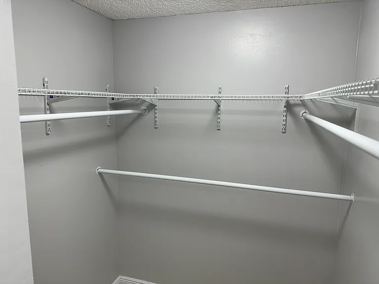 Lush Apartments — Photo 18