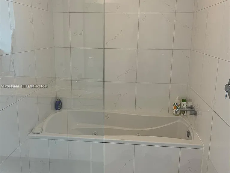 55 SE 6th St #Penthouse 4307 — Photo 22