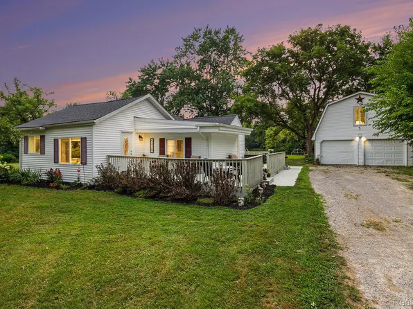 5429 Bangor Ave, Flushing, MI 48433