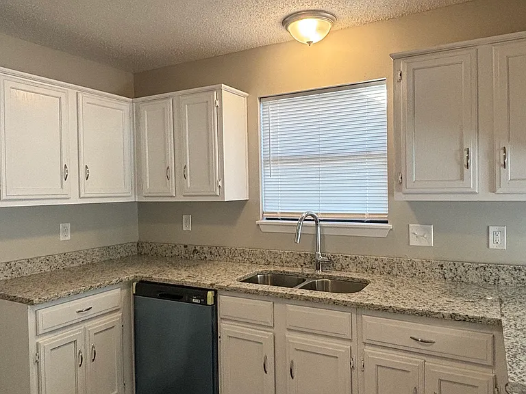 14218 High Point Dr — Photo 10