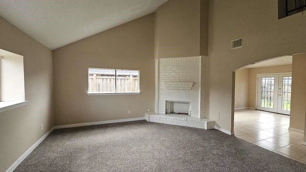 3 bed, 2.5 bath, 1494 sqft, $1,850 — Photo 2