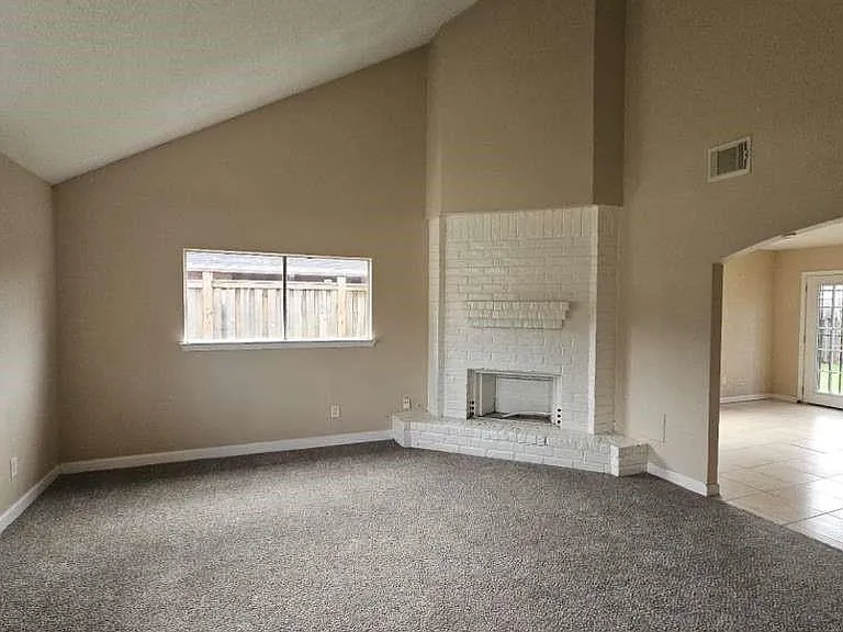 8715 Valley Ledge Dr — Photo 2