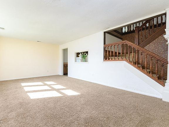 2nd image of 3315 Sunfield St