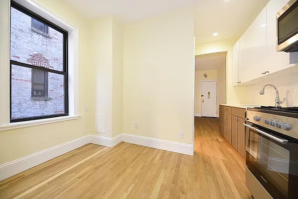 Rented by Buchbinder & Warren | media 14