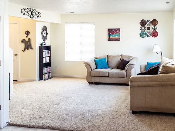 3rd image of 41 N Richmond Ln