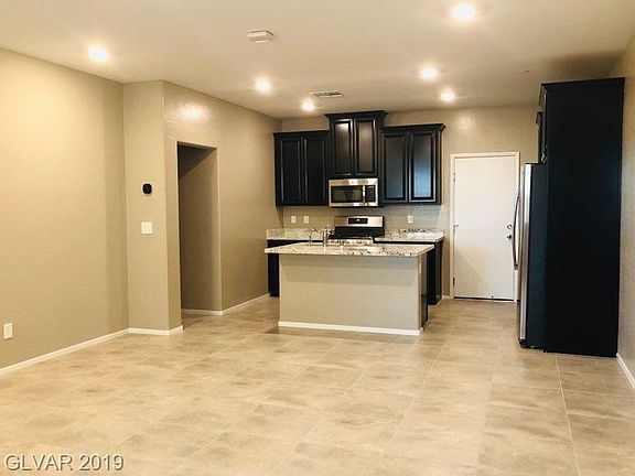 3rd image of 8668 Giant Causeway Ave
