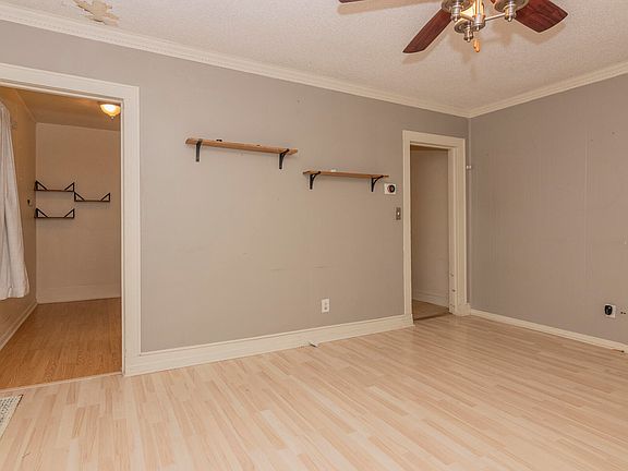 5th image of 404 Garfield Ave