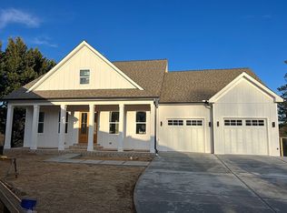 4910 Whites Mill Rd, Gainesville, GA 30504