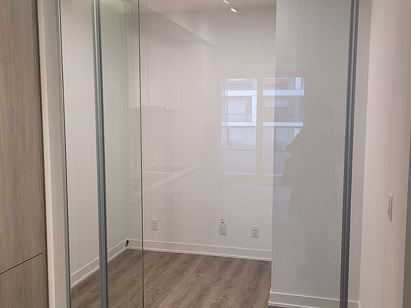 5th image of 180 Front St E #610