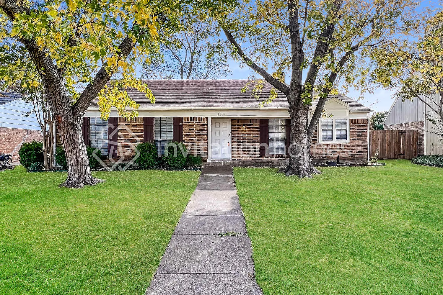 618 Melissa Garland, TX 75040 — Photo 1
