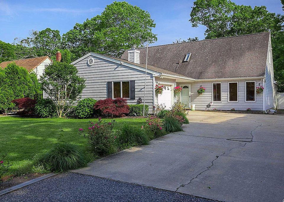 1st image of 48 Westwood Dr