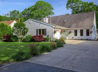 48 Westwood Dr, Shirley, NY 11967