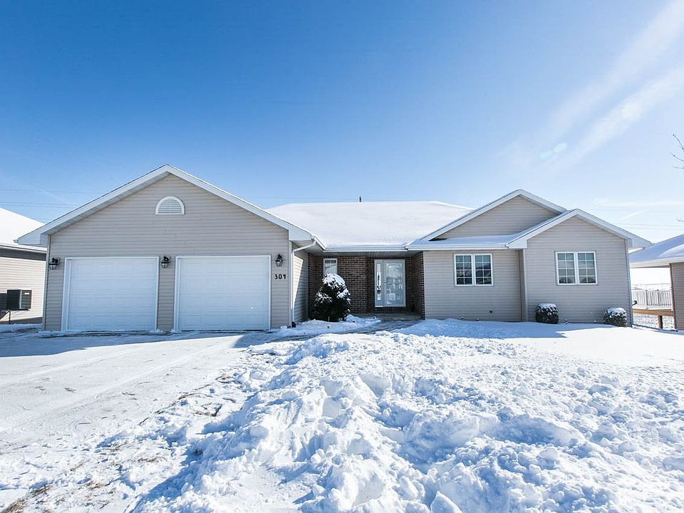 1st image of 304 Lezlie Dr