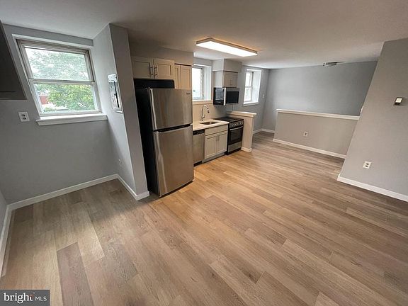 5th image of 3500 Ainslie St APT 3