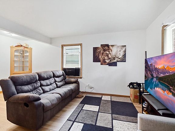 5th image of 3171 S 48th STREET
