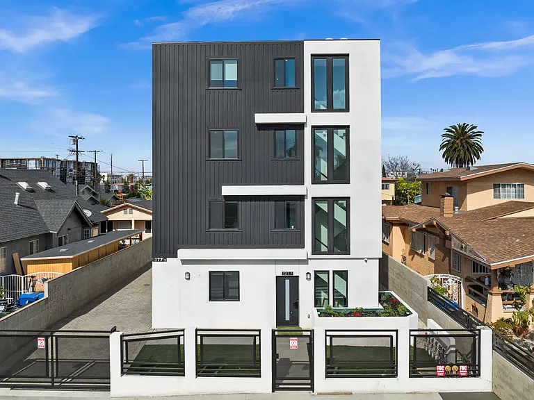 1377 W 36th Pl, Los Angeles, CA 90007 — Photo 25