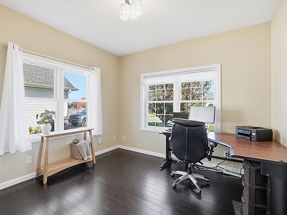 4th image of 956 Farmers Ridge Trl