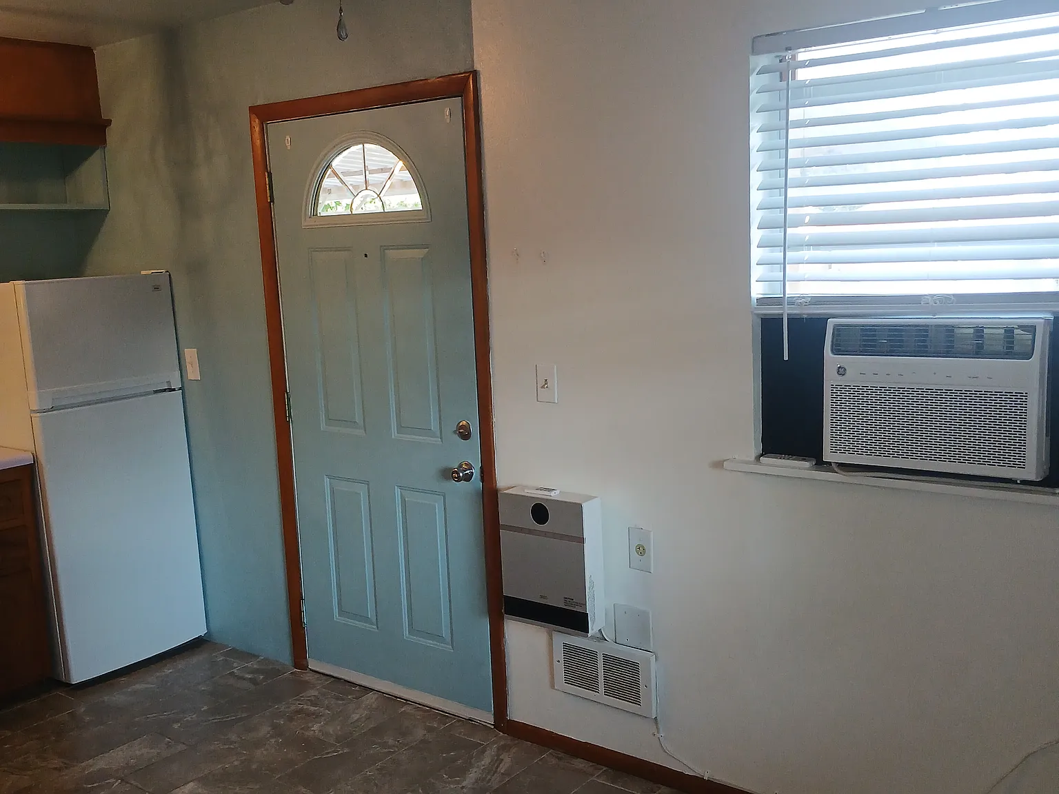 1 bed, 350 sqft, $600 — Photo 4