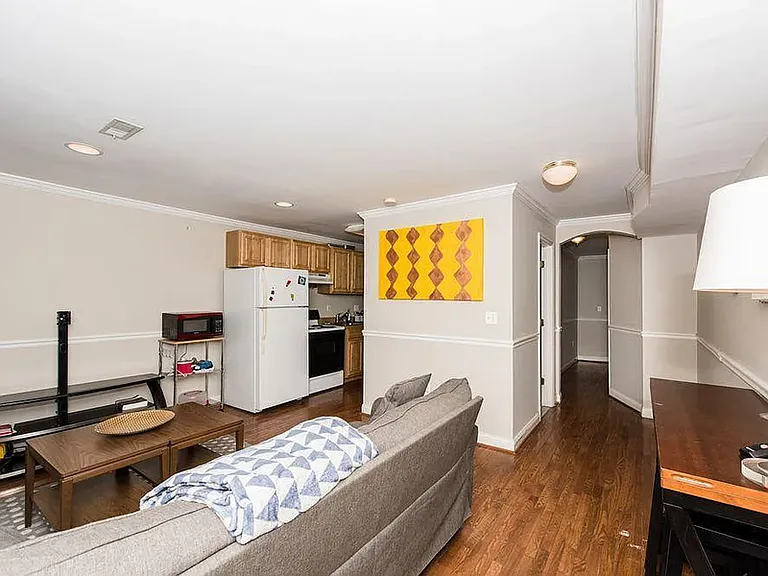 1631 4th St NW #B — Photo 4
