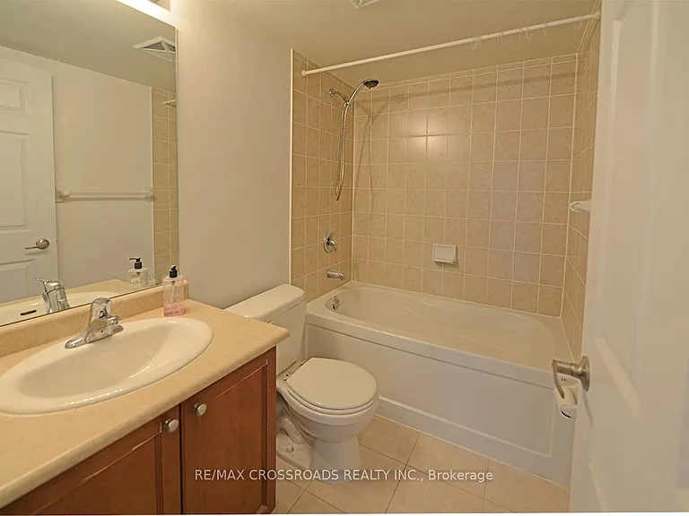 35 Hollywood Ave #1709 — Photo 14