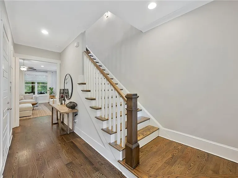 2230 Main St NW — Photo 4