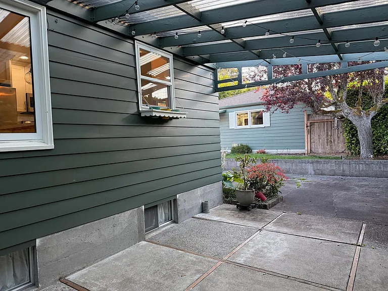 924 N Union Ave — Photo 40