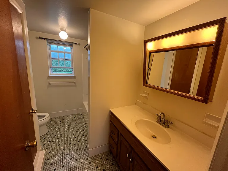 541 Colwell Ln #2 — Photo 4