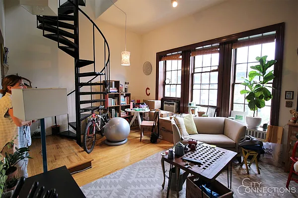 Rented by City Connections Realty | media 15