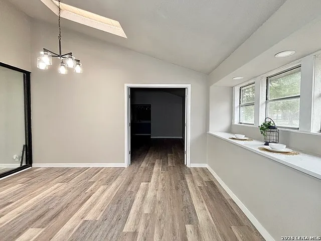5202 Metcalf — Photo 12